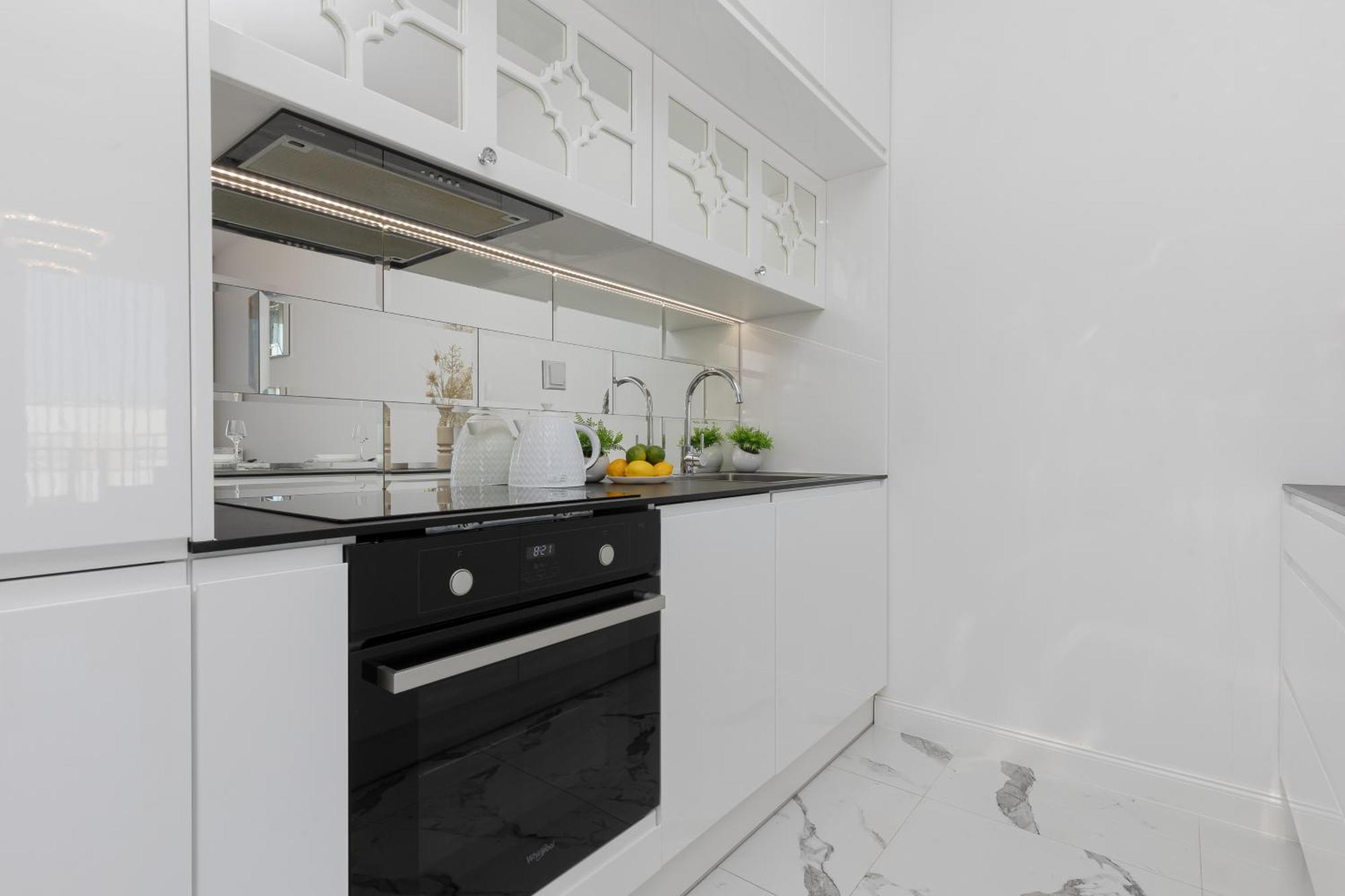 Elegant Apartments With Balcony & Parking Warsaw By Noclegi Renters Екстериор снимка