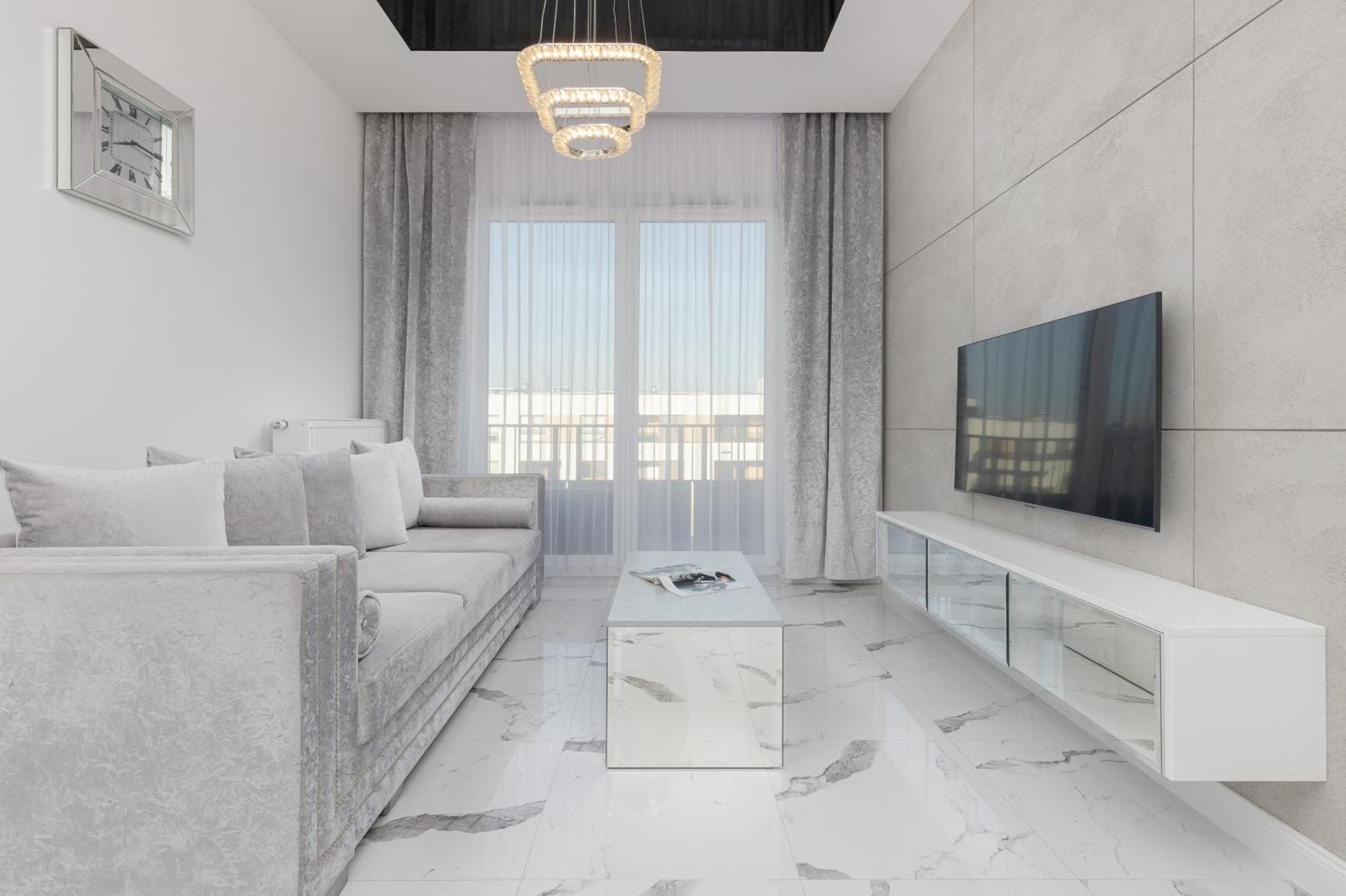 Elegant Apartments With Balcony & Parking Warsaw By Noclegi Renters Екстериор снимка