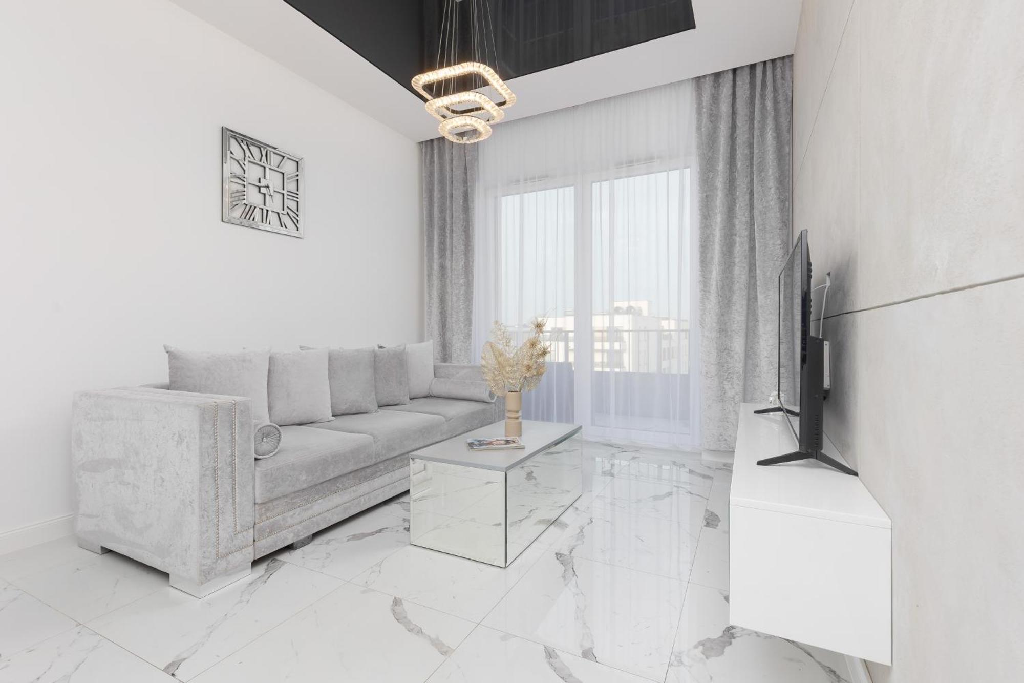 Elegant Apartments With Balcony & Parking Warsaw By Noclegi Renters Екстериор снимка
