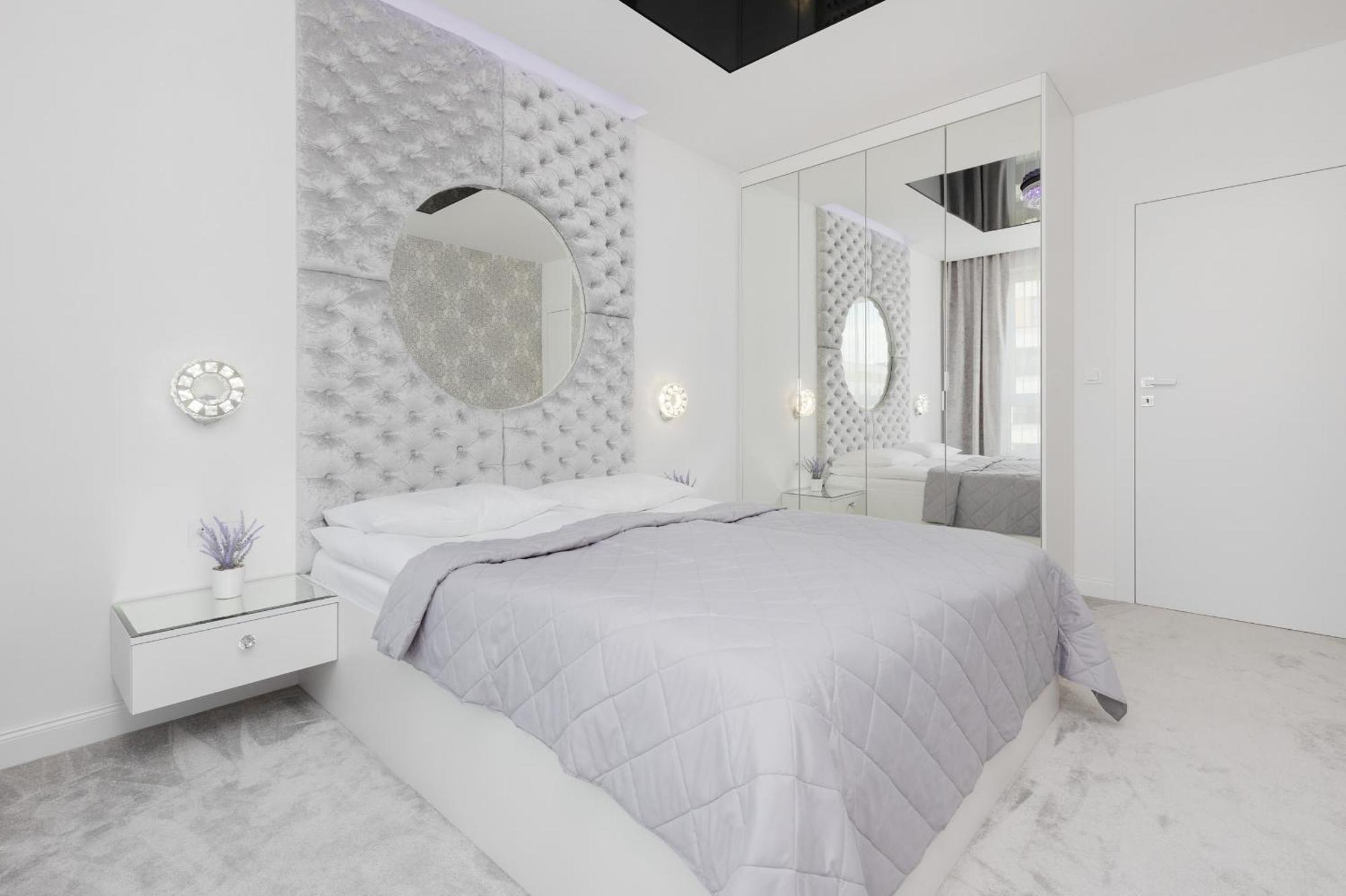 Elegant Apartments With Balcony & Parking Warsaw By Noclegi Renters Екстериор снимка